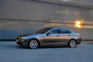 راهنمای خرید بهترین روغن موتور و گیربکس بی ام و 523i